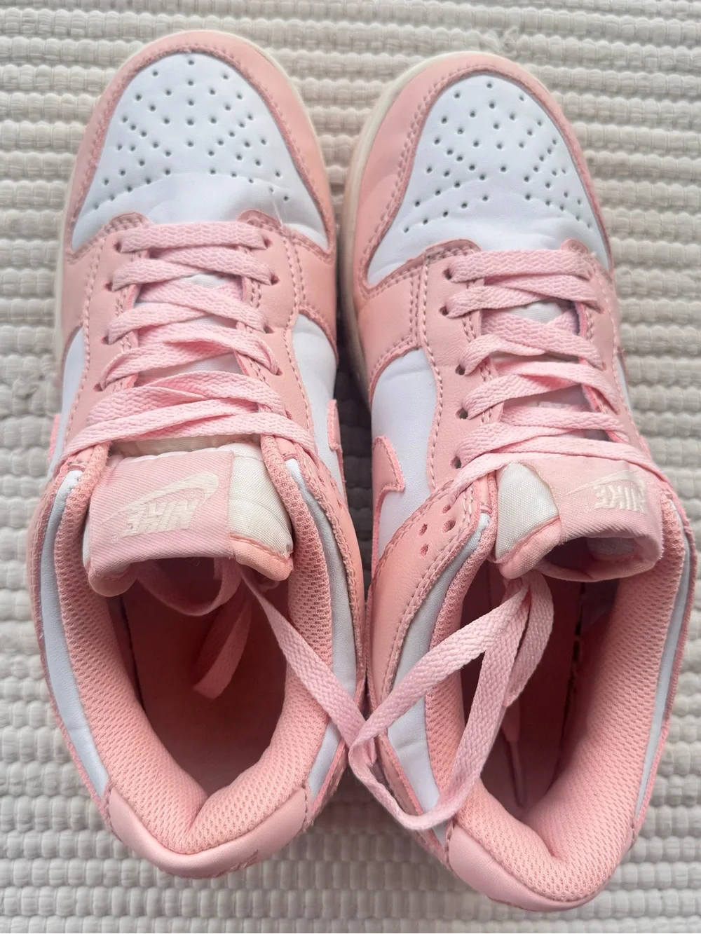 Nike Pink & White Low Top Sneakers Women’s Casual Streetwear